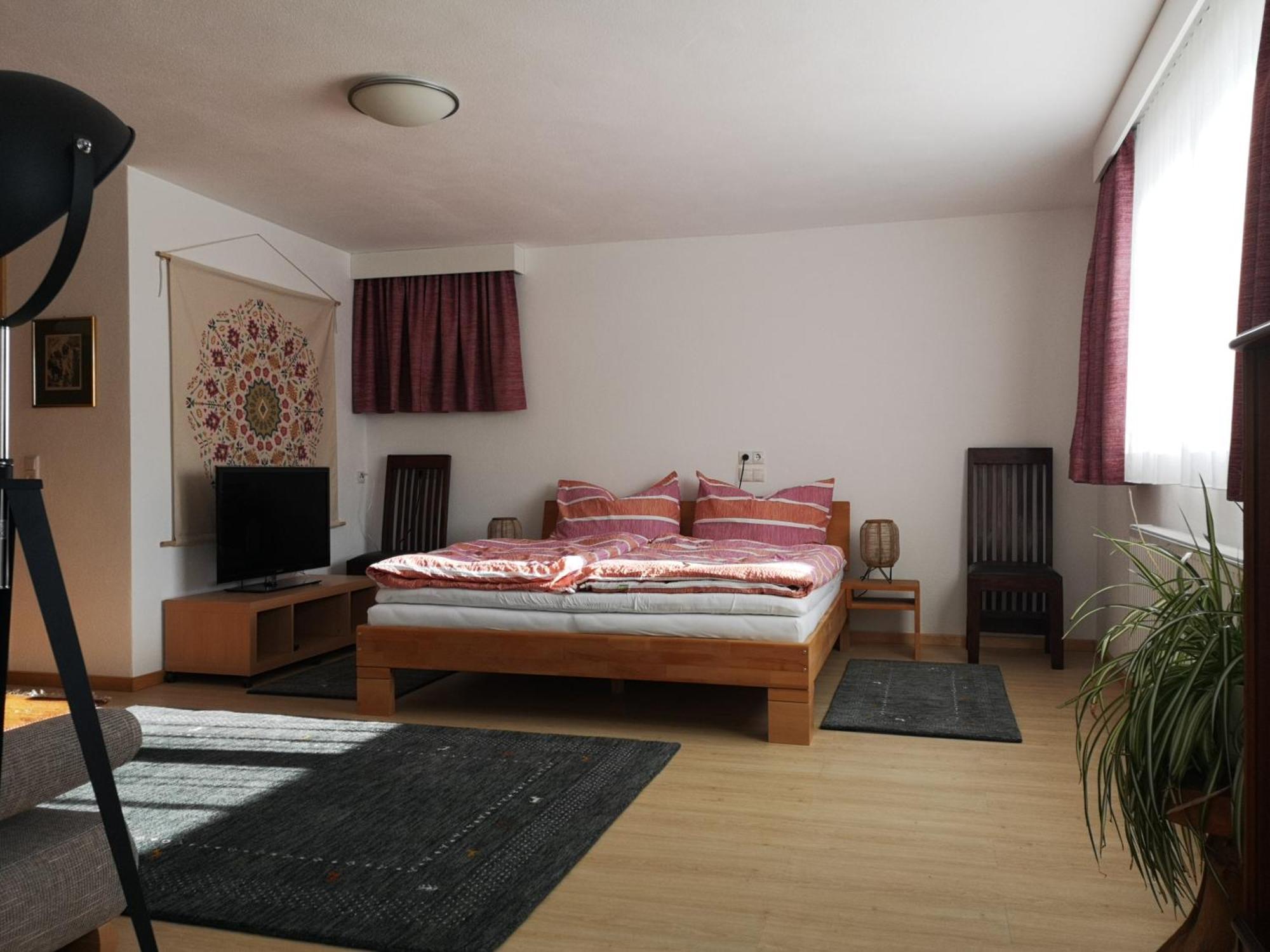 Tanzer Apartment Ellbögen